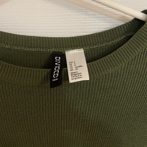 Olive green sweater - Picture 3 of 3